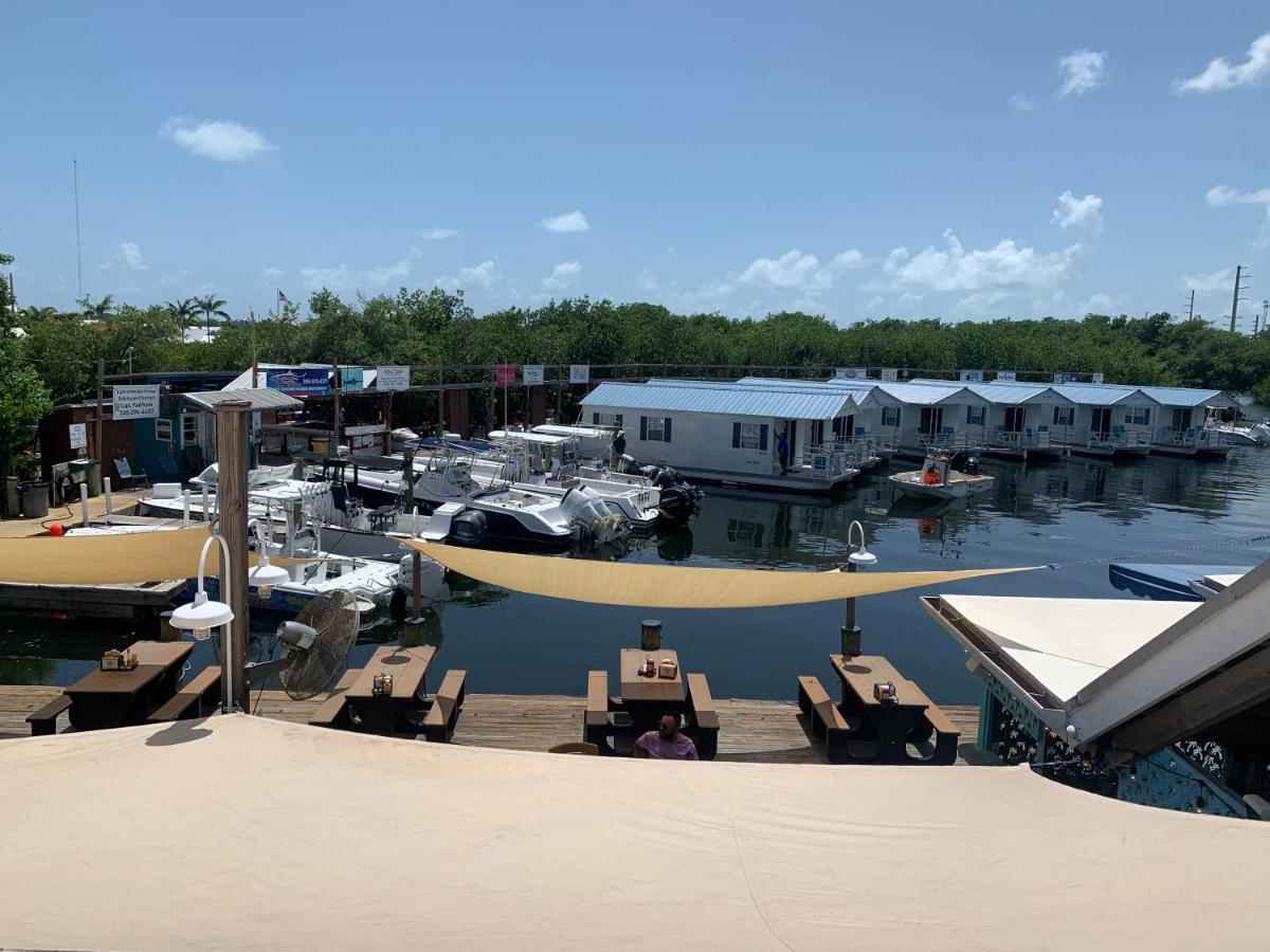 Aqua Lodges At Hurricane Hole Marina Сток Айлънд Екстериор снимка