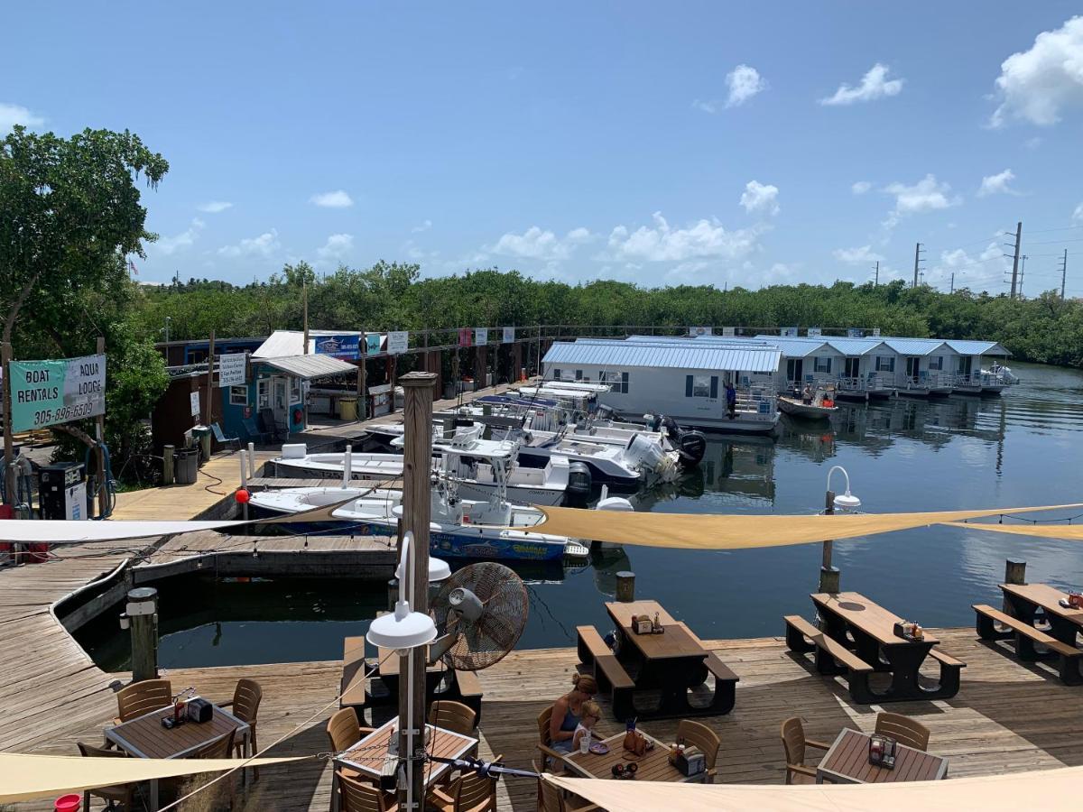 Aqua Lodges At Hurricane Hole Marina Сток Айлънд Екстериор снимка