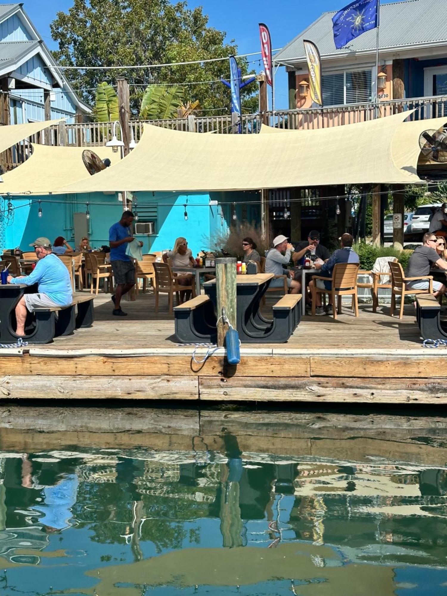 Aqua Lodges At Hurricane Hole Marina Сток Айлънд Екстериор снимка