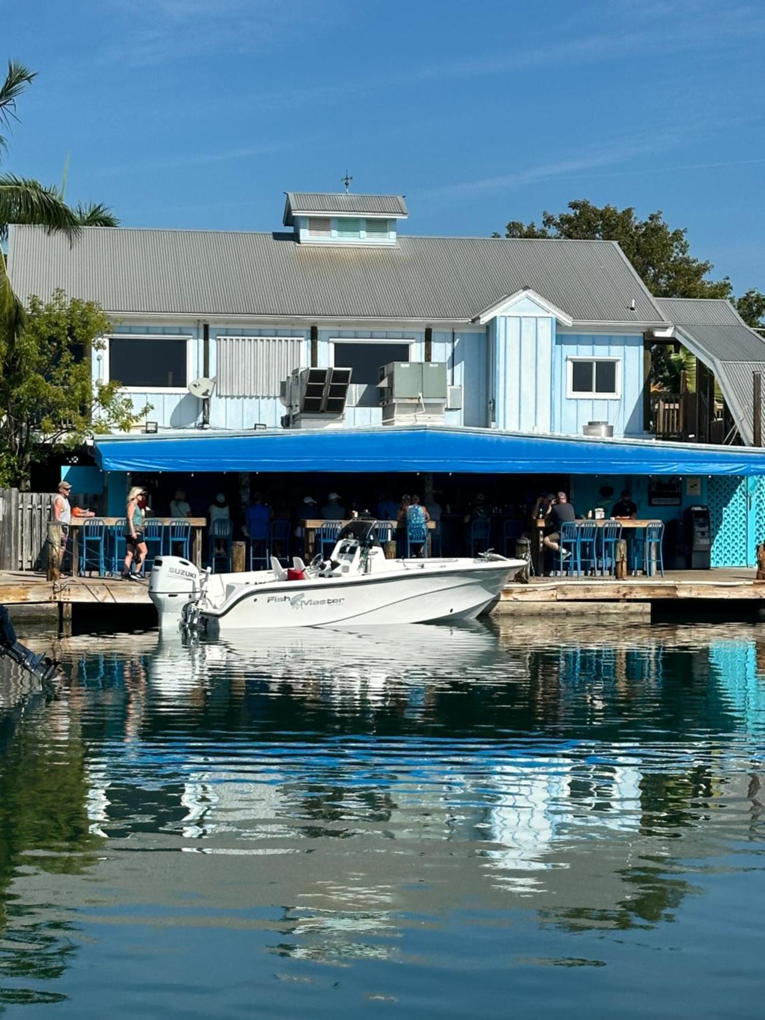 Aqua Lodges At Hurricane Hole Marina Сток Айлънд Екстериор снимка