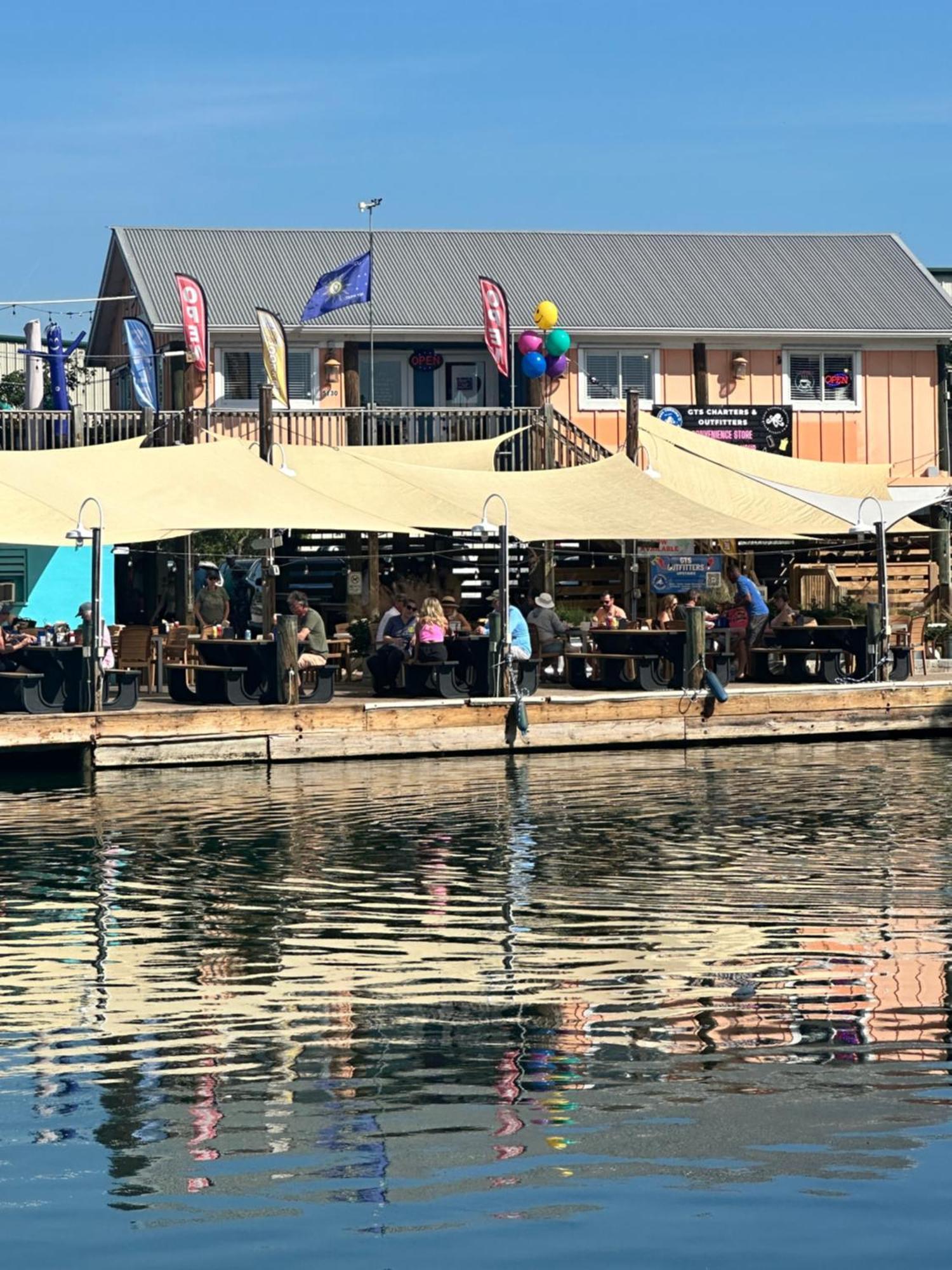 Aqua Lodges At Hurricane Hole Marina Сток Айлънд Екстериор снимка