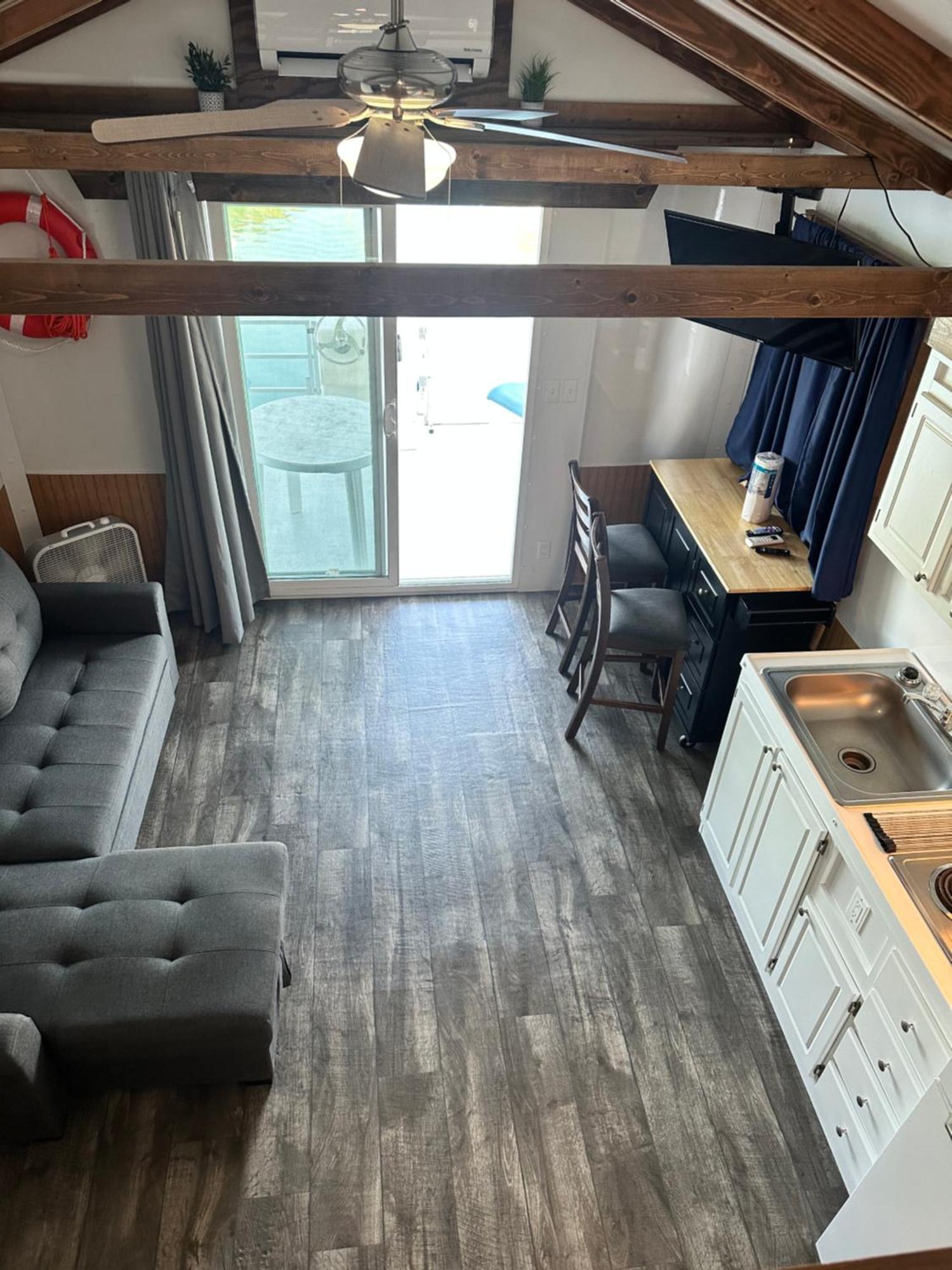 Aqua Lodges At Hurricane Hole Marina Сток Айлънд Екстериор снимка