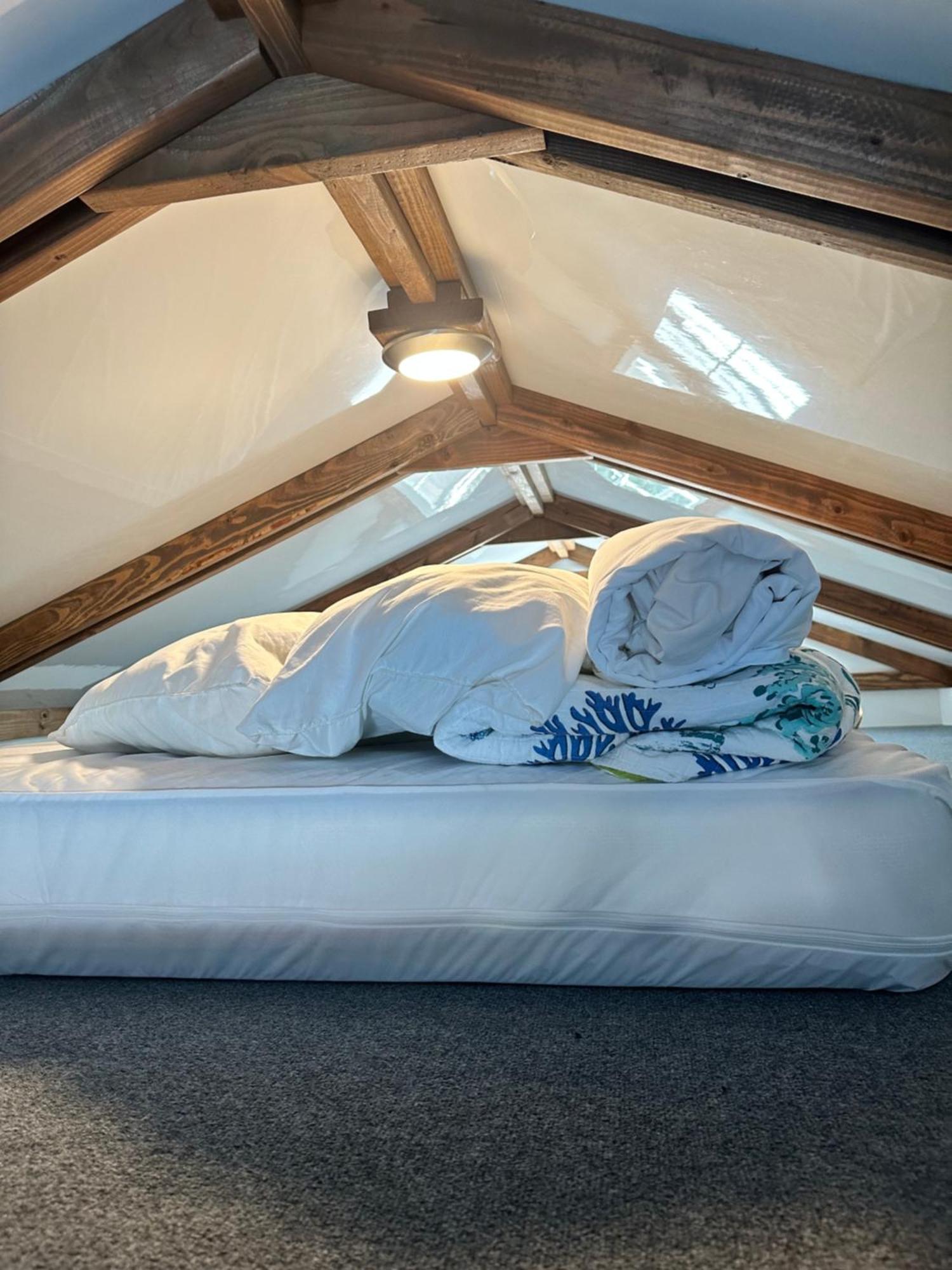 Aqua Lodges At Hurricane Hole Marina Сток Айлънд Екстериор снимка